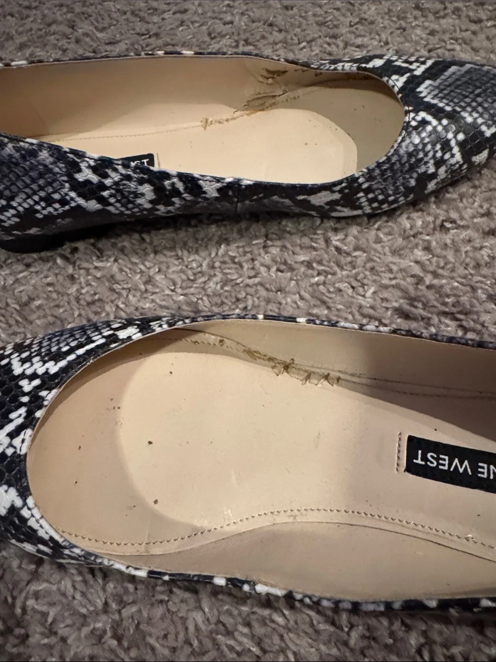 Nine West Black & White Snake-Print Pointed Toe Flats Size 8